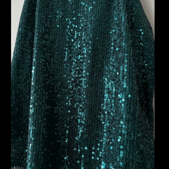 Emerald green sequin satin handkerchief halter top - Picture 5 of 6